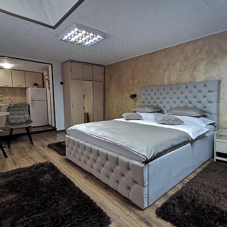 Shelby Accommodation -Adult Only- Синая Экстерьер фото