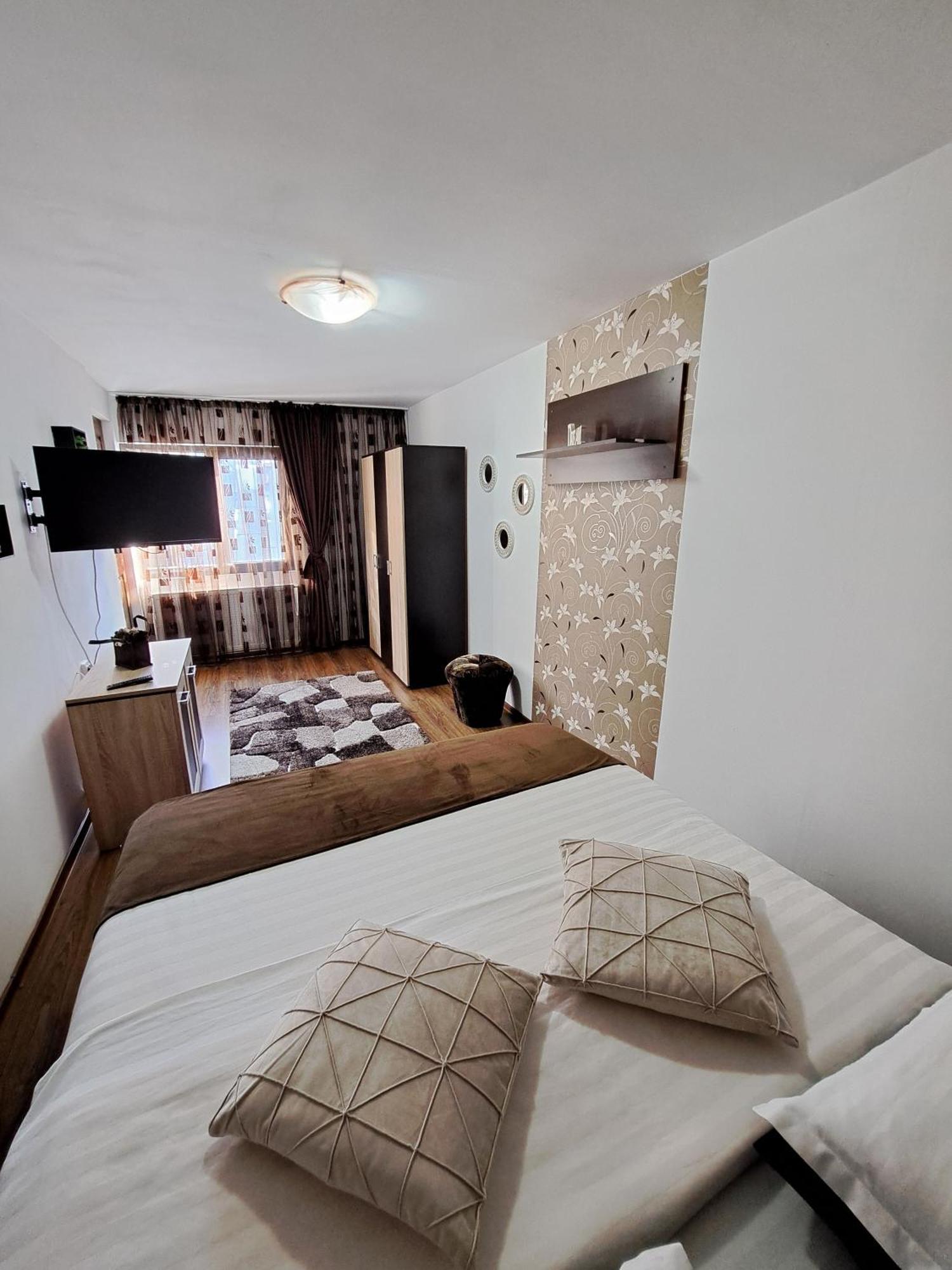 Shelby Accommodation -Adult Only- Синая Экстерьер фото