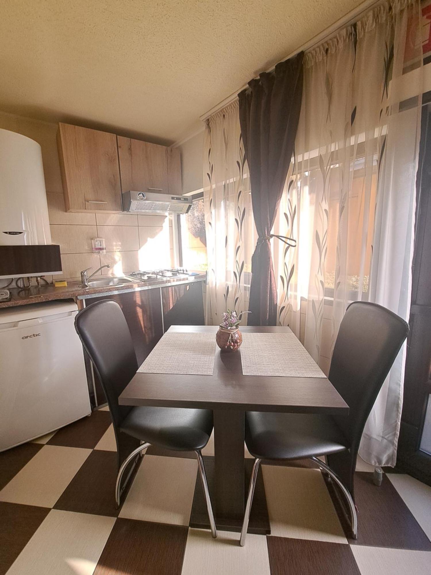 Shelby Accommodation -Adult Only- Синая Экстерьер фото