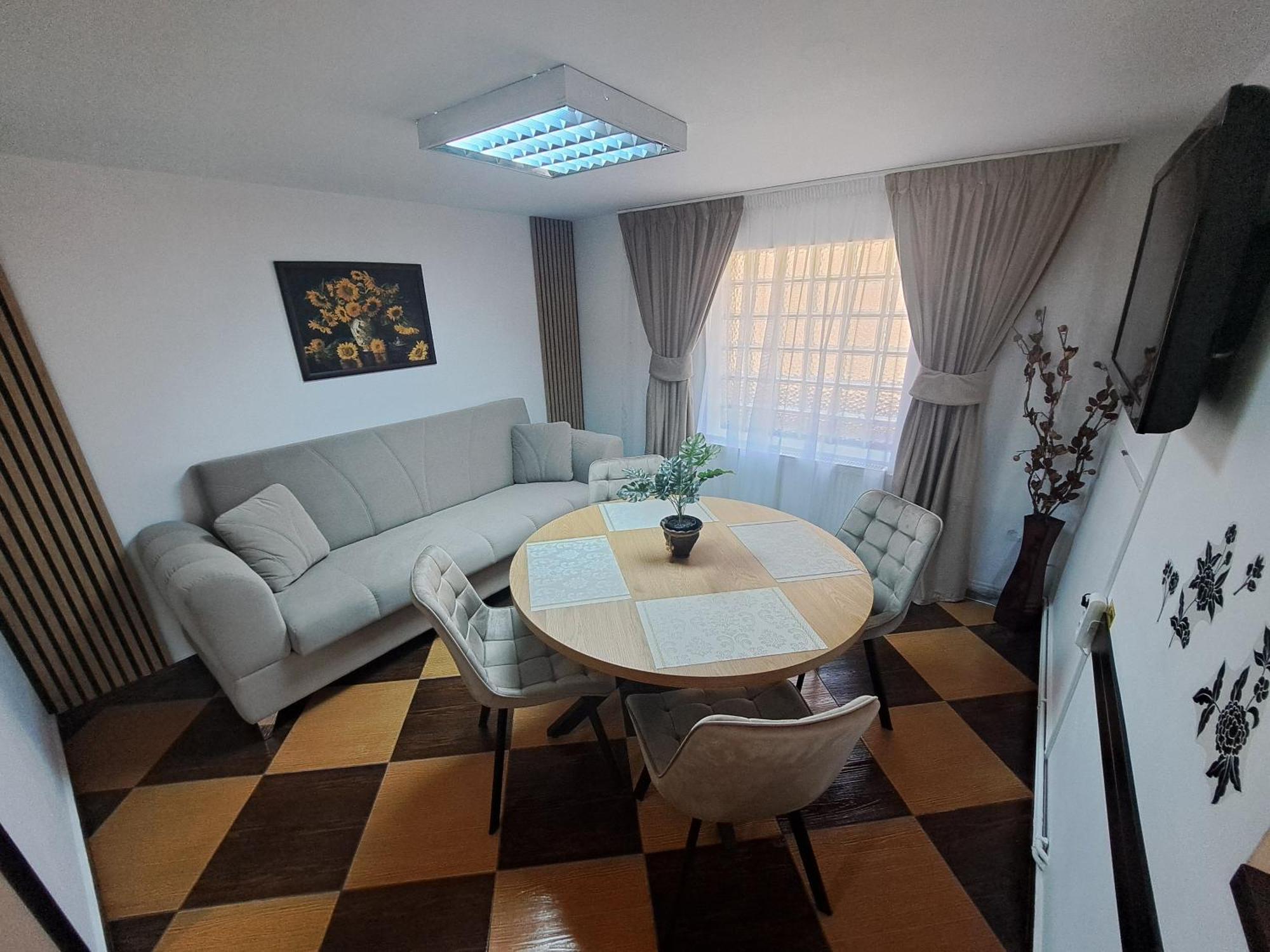 Shelby Accommodation -Adult Only- Синая Экстерьер фото