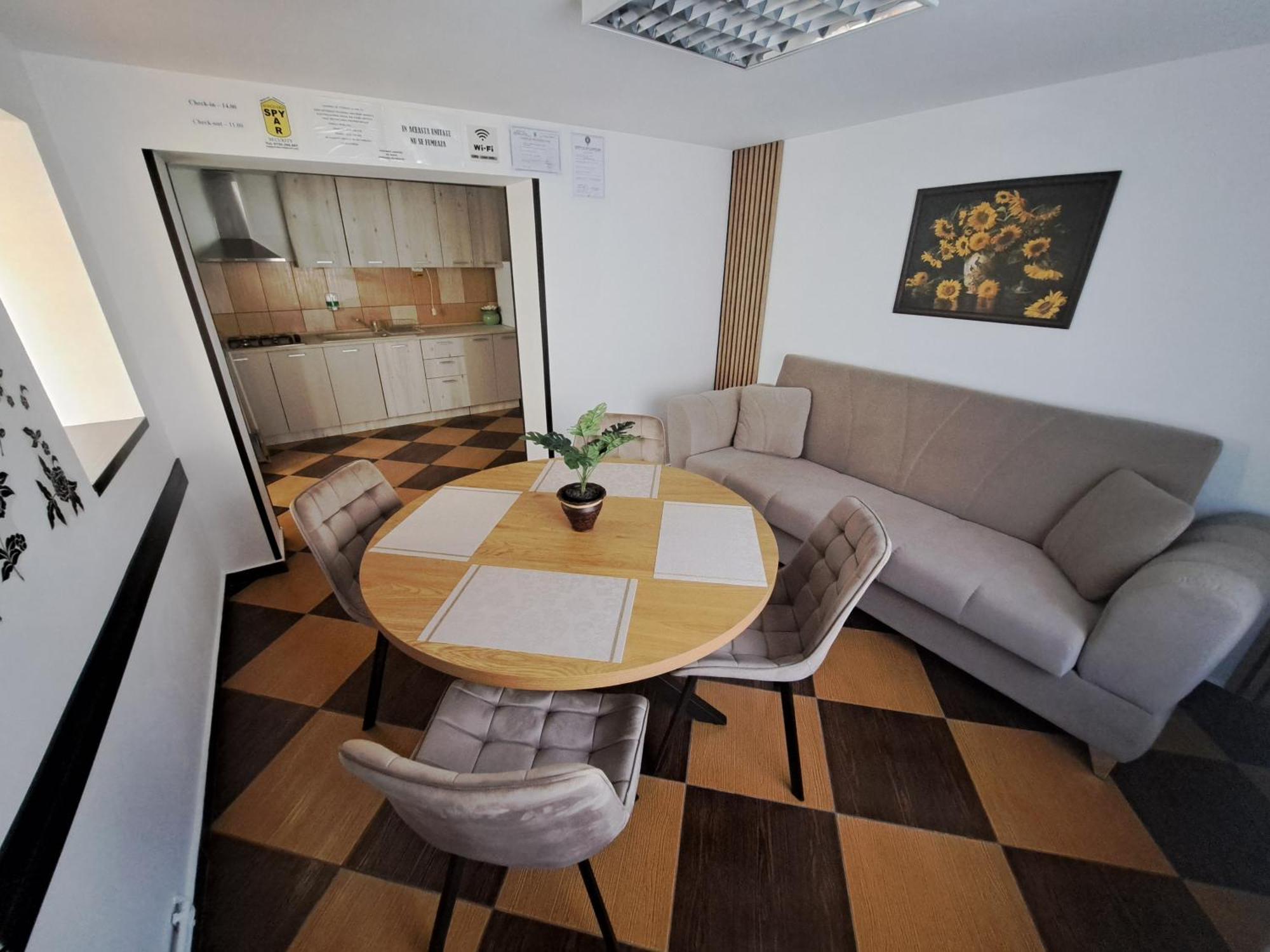 Shelby Accommodation -Adult Only- Синая Экстерьер фото